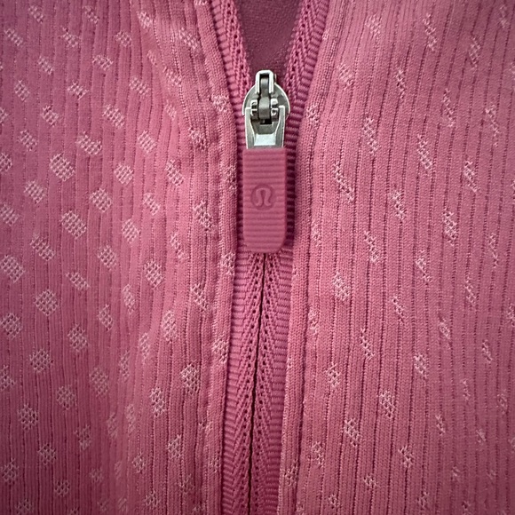 COPY - lulu lemon Rest Less cropped half zip, size 12 - Picture 4 of 5